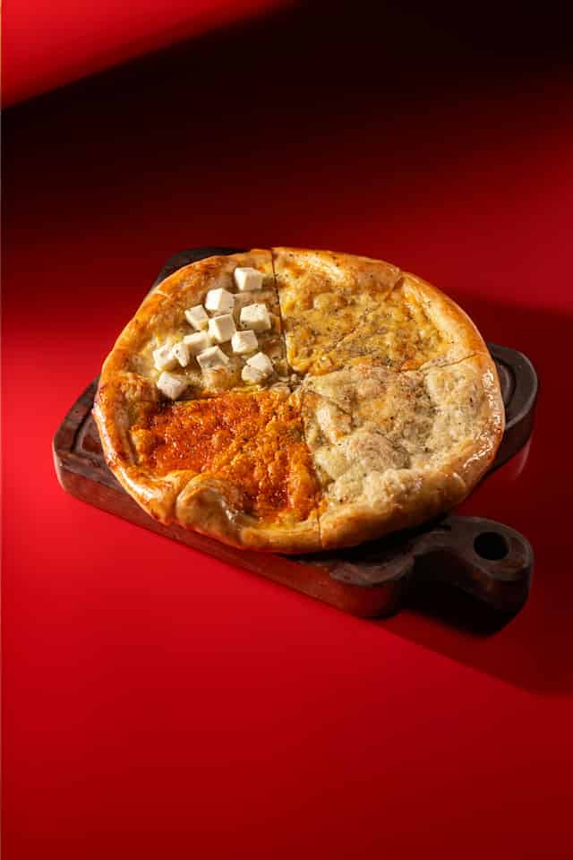 Pizza Media 4 Quesos